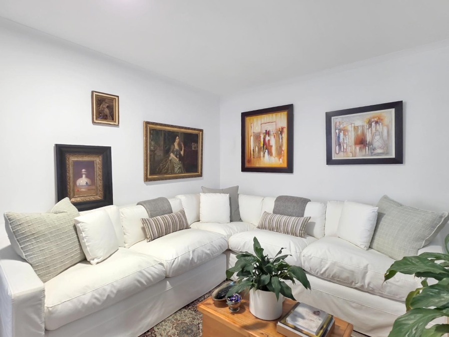 1 Bedroom Property for Sale in Fresnaye Western Cape